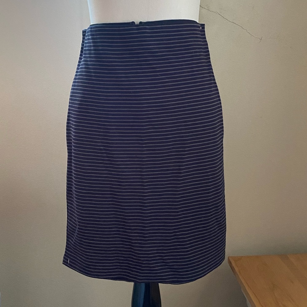 Ann Taylor Navy & Gray Striped Skirt Size 2 NWT